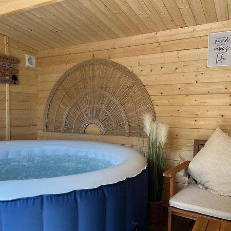 Escale Cosy A Pontoise Jacuzzi Et Terrasse Apartment Exterior photo