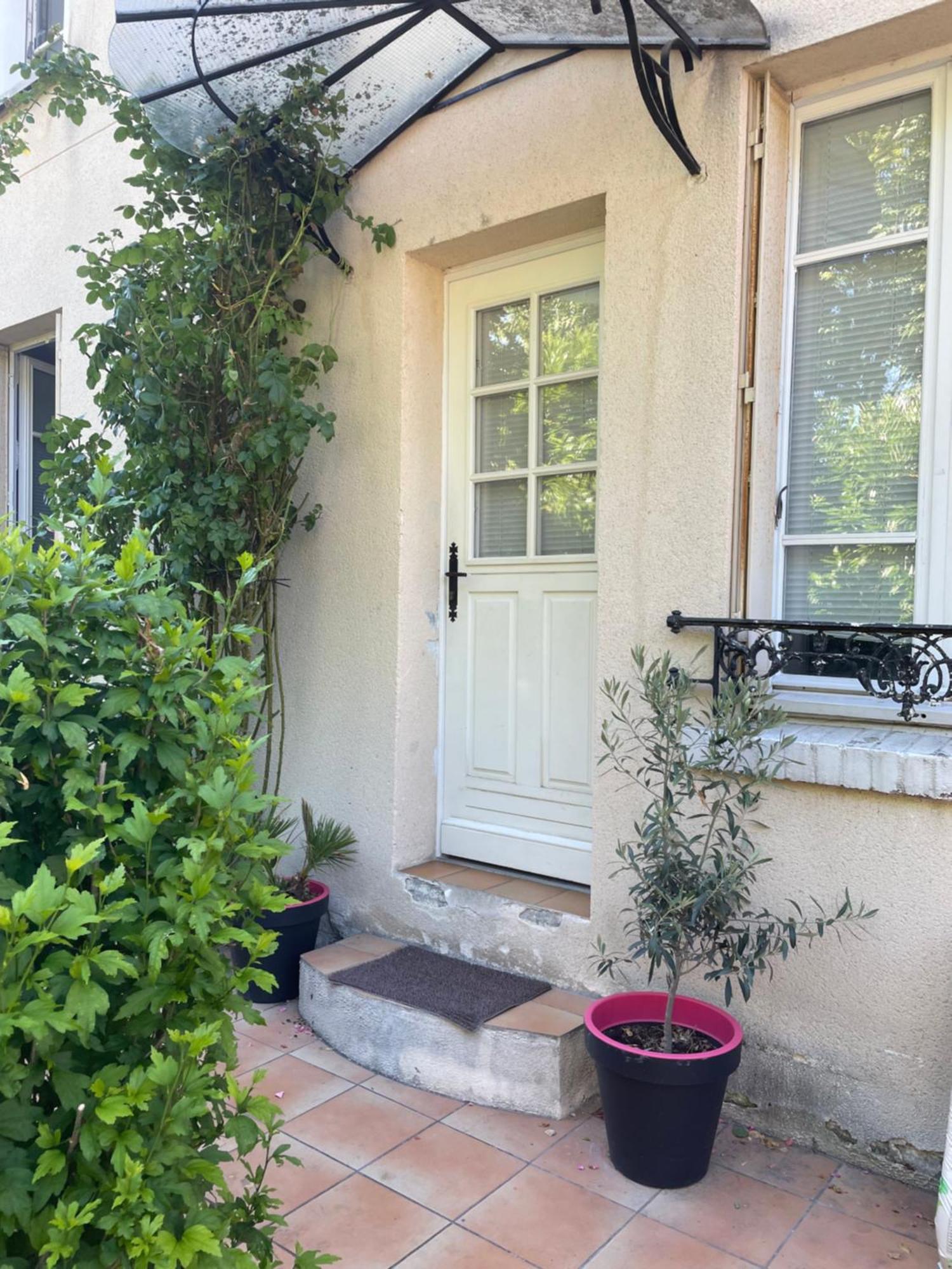 Escale Cosy A Pontoise Jacuzzi Et Terrasse Apartment Exterior photo